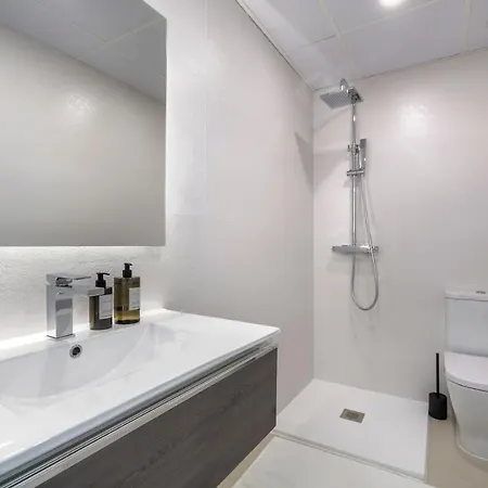 아파트 Stunning Renovated Golden Banus! Rdr254 *